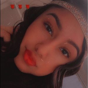 Meet your Posher, Valerie